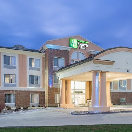 Holiday Inn Express Hotel & Suites Ames By Ihg Exterior foto