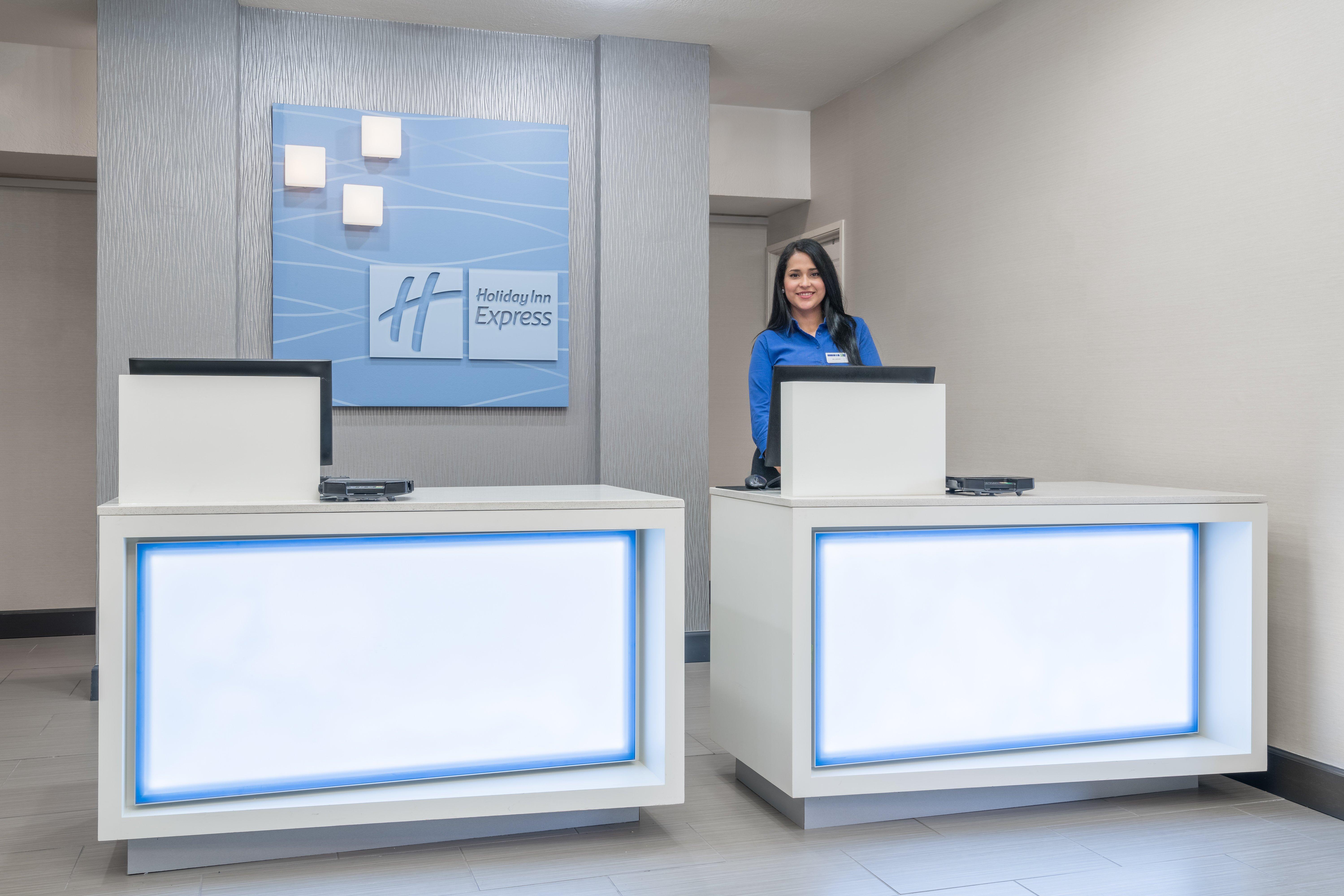 Holiday Inn Express Hotel & Suites Ames By Ihg Exterior foto