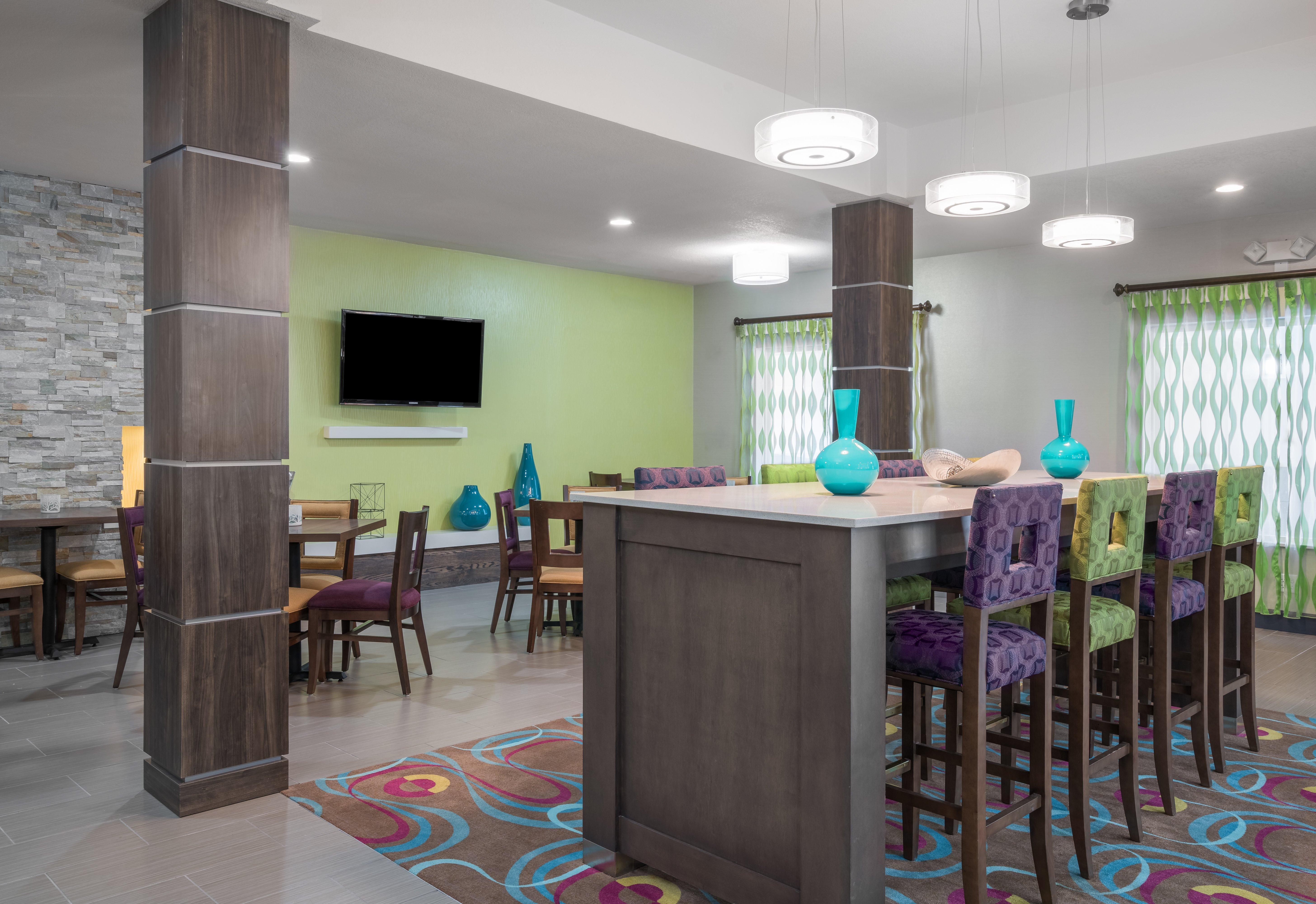 Holiday Inn Express Hotel & Suites Ames By Ihg Exterior foto