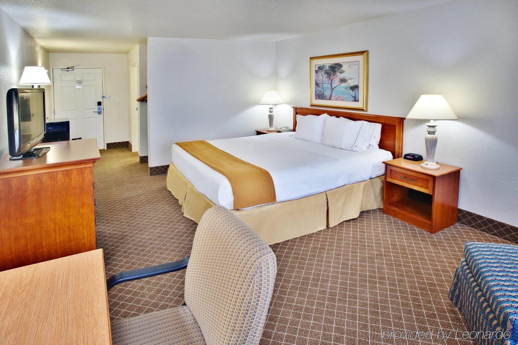 Holiday Inn Express Hotel & Suites Ames By Ihg Exterior foto